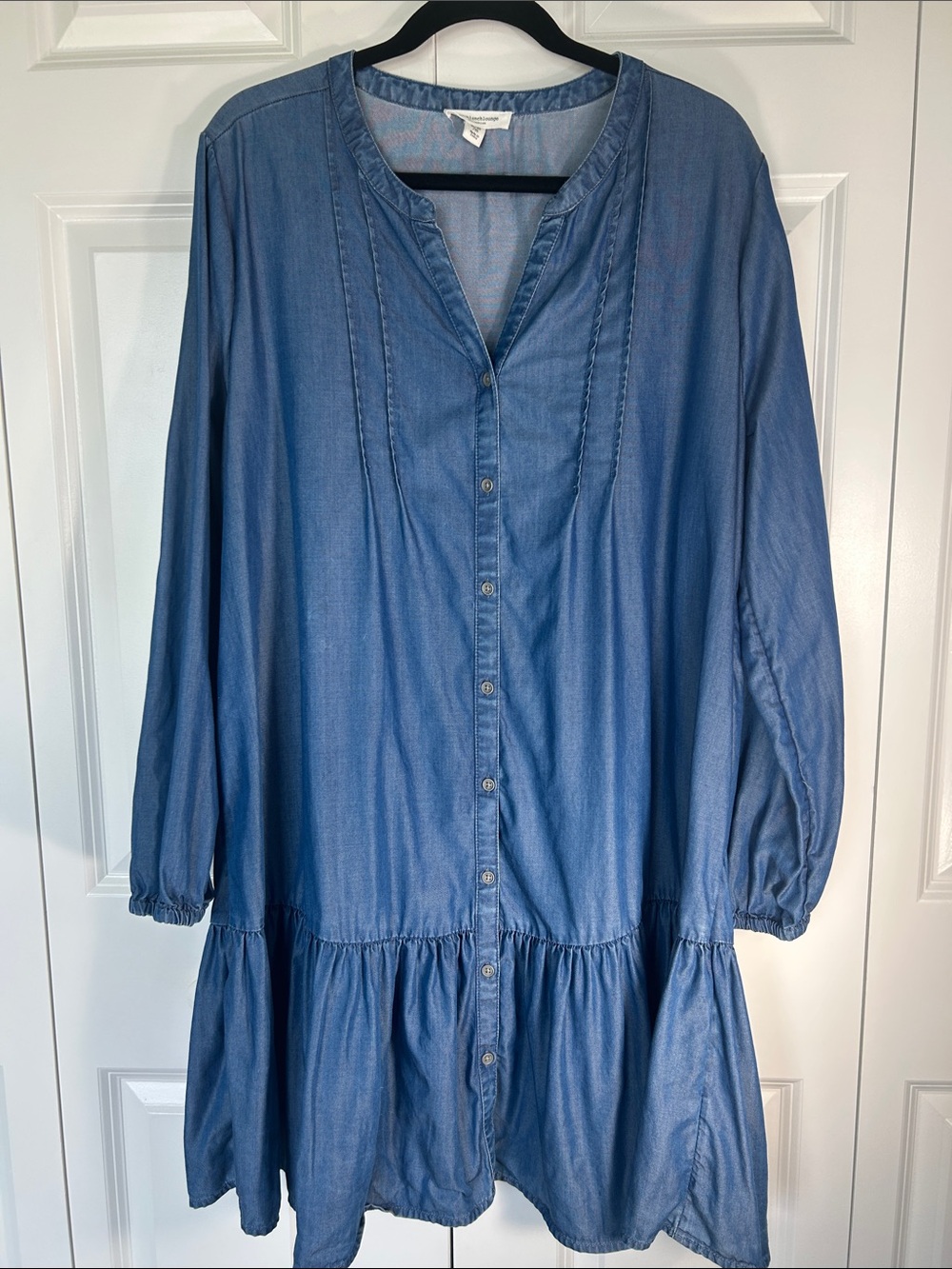 beachlunchlounge Denim Button-Front Blue Midi Dress - Picture 2 of 7
